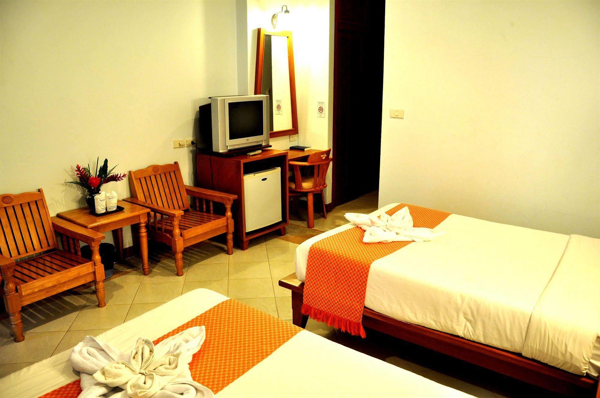 OYO 385 Aonang President Hotel Ao Nang Buitenkant foto
