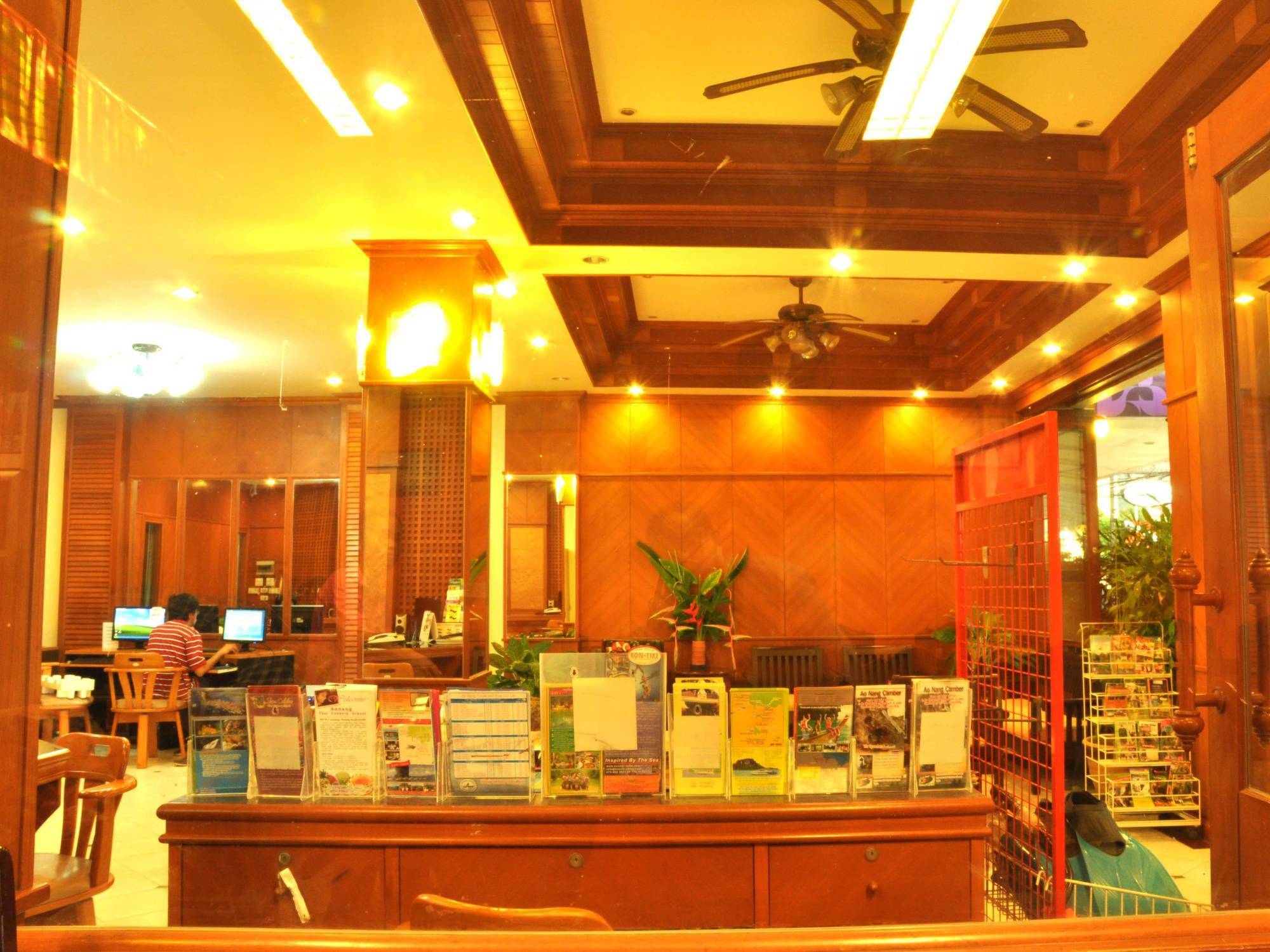 OYO 385 Aonang President Hotel Ao Nang Buitenkant foto