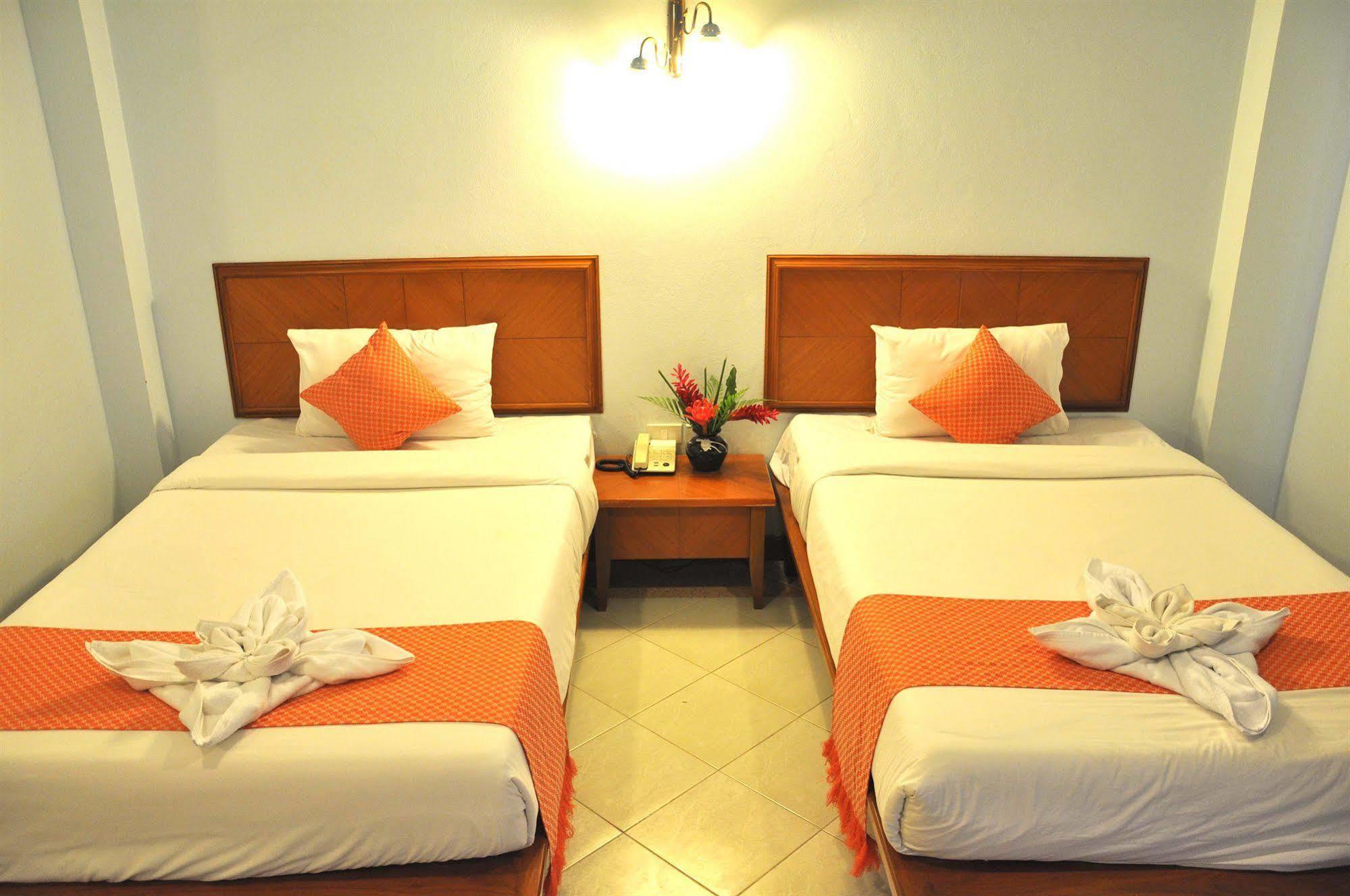 OYO 385 Aonang President Hotel Ao Nang Buitenkant foto